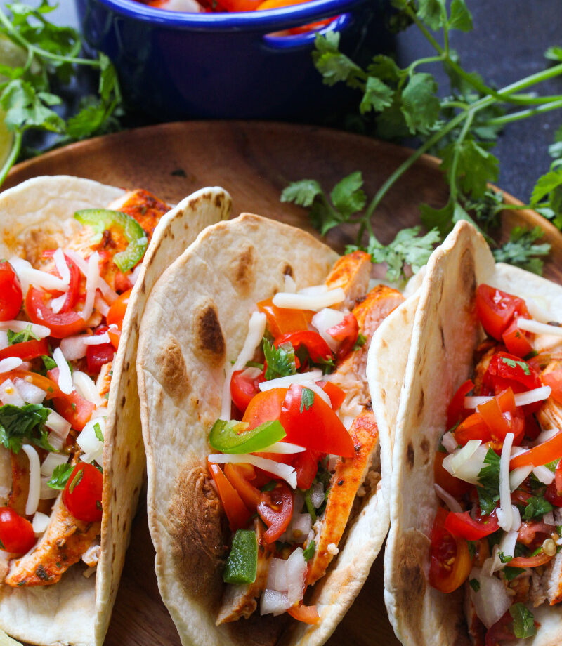 Chicken street tacos with pico de gallo